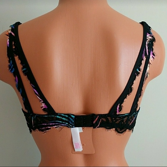 Size 34D PINK VS UNDERWIRE BRA - Picture 2 of 3